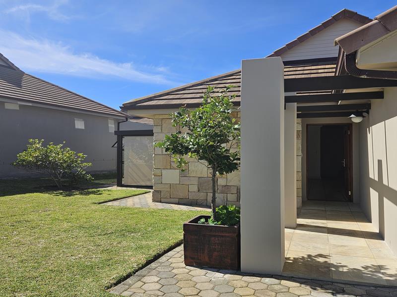 To Let 2 Bedroom Property for Rent in Mossel Bay Western Cape